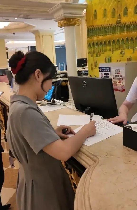 酒店推出“宠物陪睡”服务，律师：宠物若伤人，酒店全责