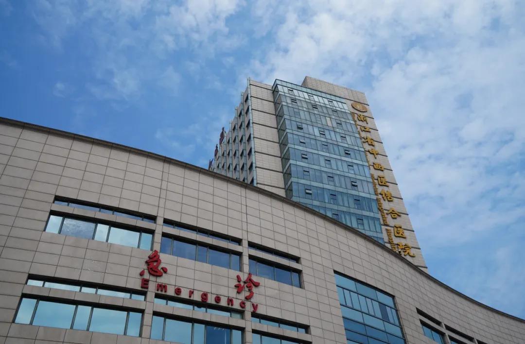 17天新生儿被宠物狗咬伤,家人痛心:它平时很乖的 17天新生儿被宠物狗咬伤,家人痛心:它平时很乖的