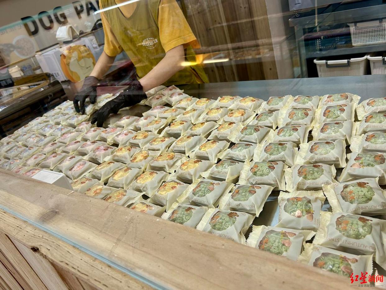 宠物月饼先火了!成都有商家已预售300多套中秋礼盒 宠物月饼先火了!成都有商家已预售300多套中秋礼盒